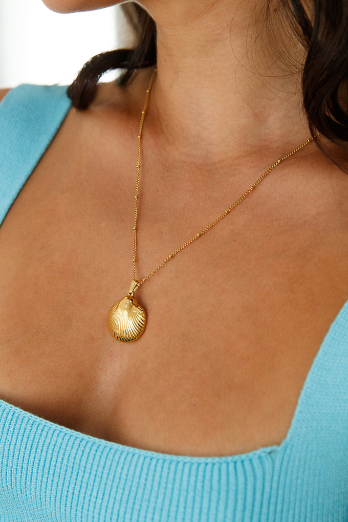 18k Gold Plated Seashell Island Necklace Gold