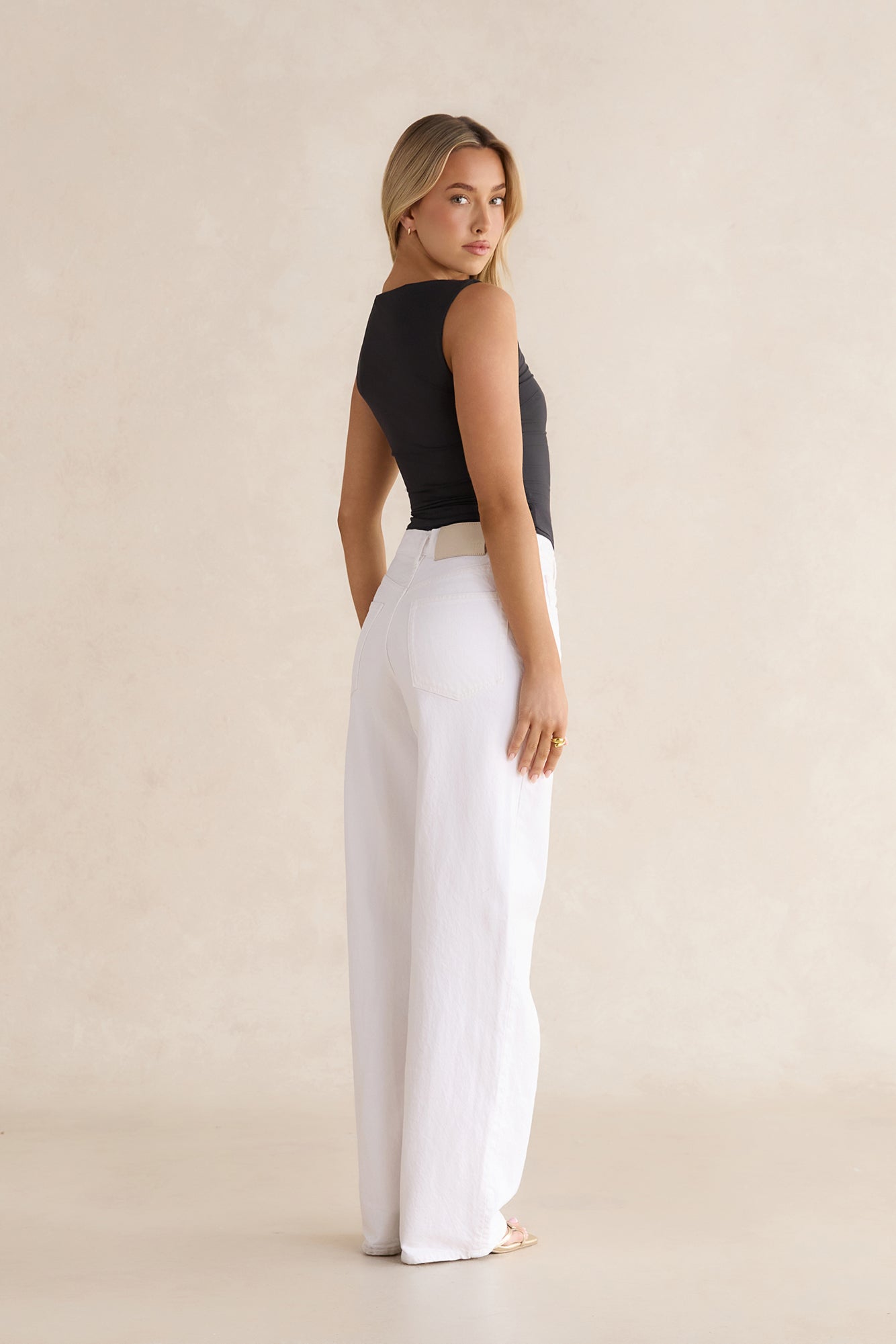 BASE Contour Boatneck Top Black