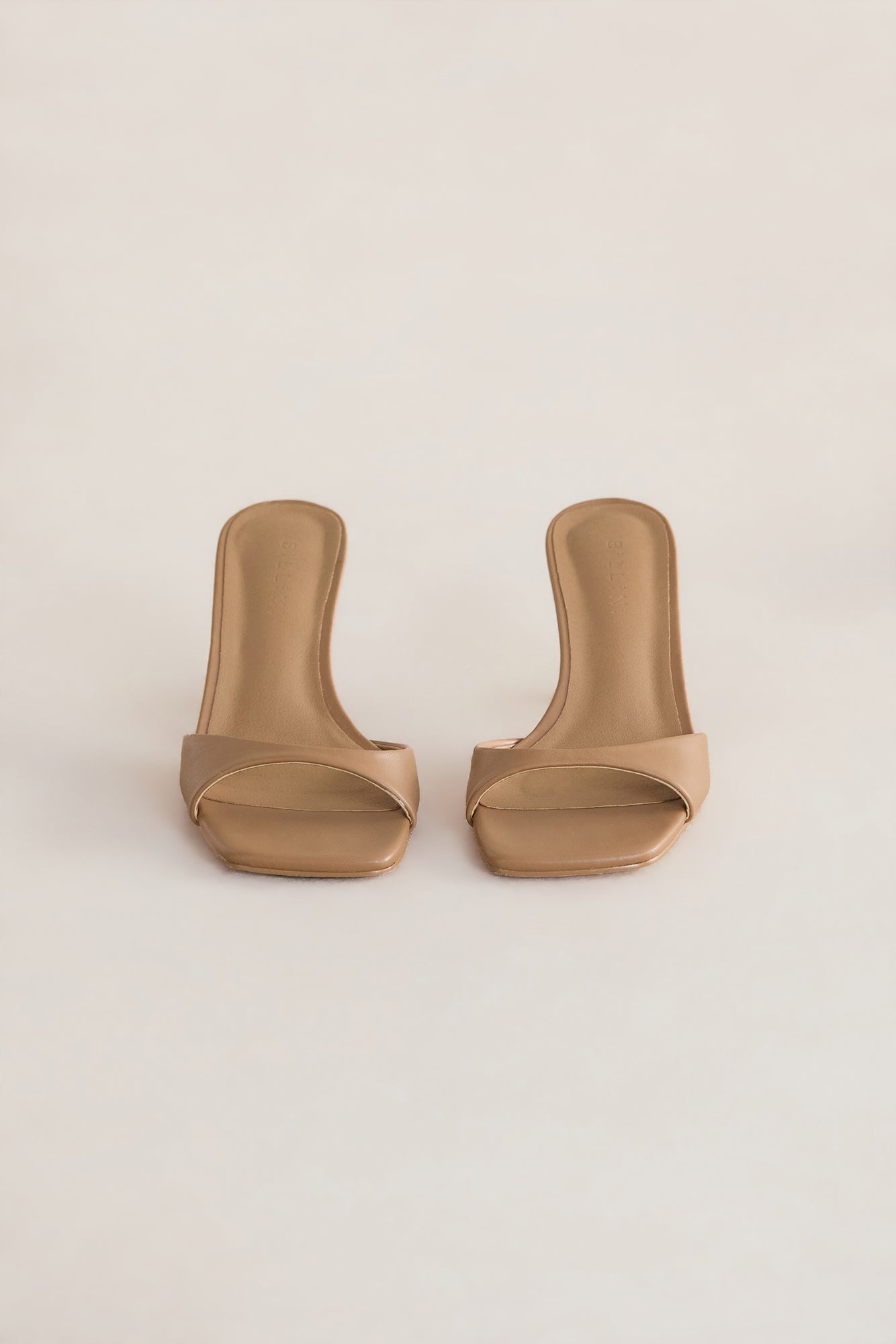 Xaviera Heels Tan