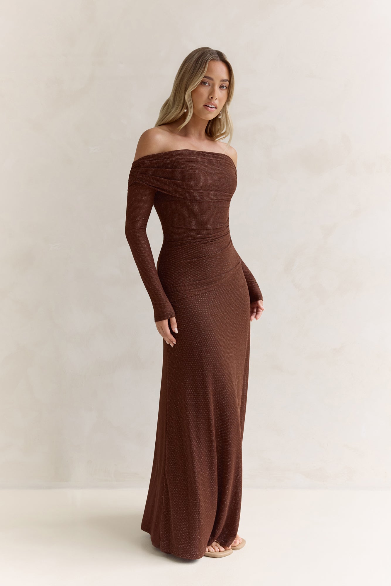 #129898