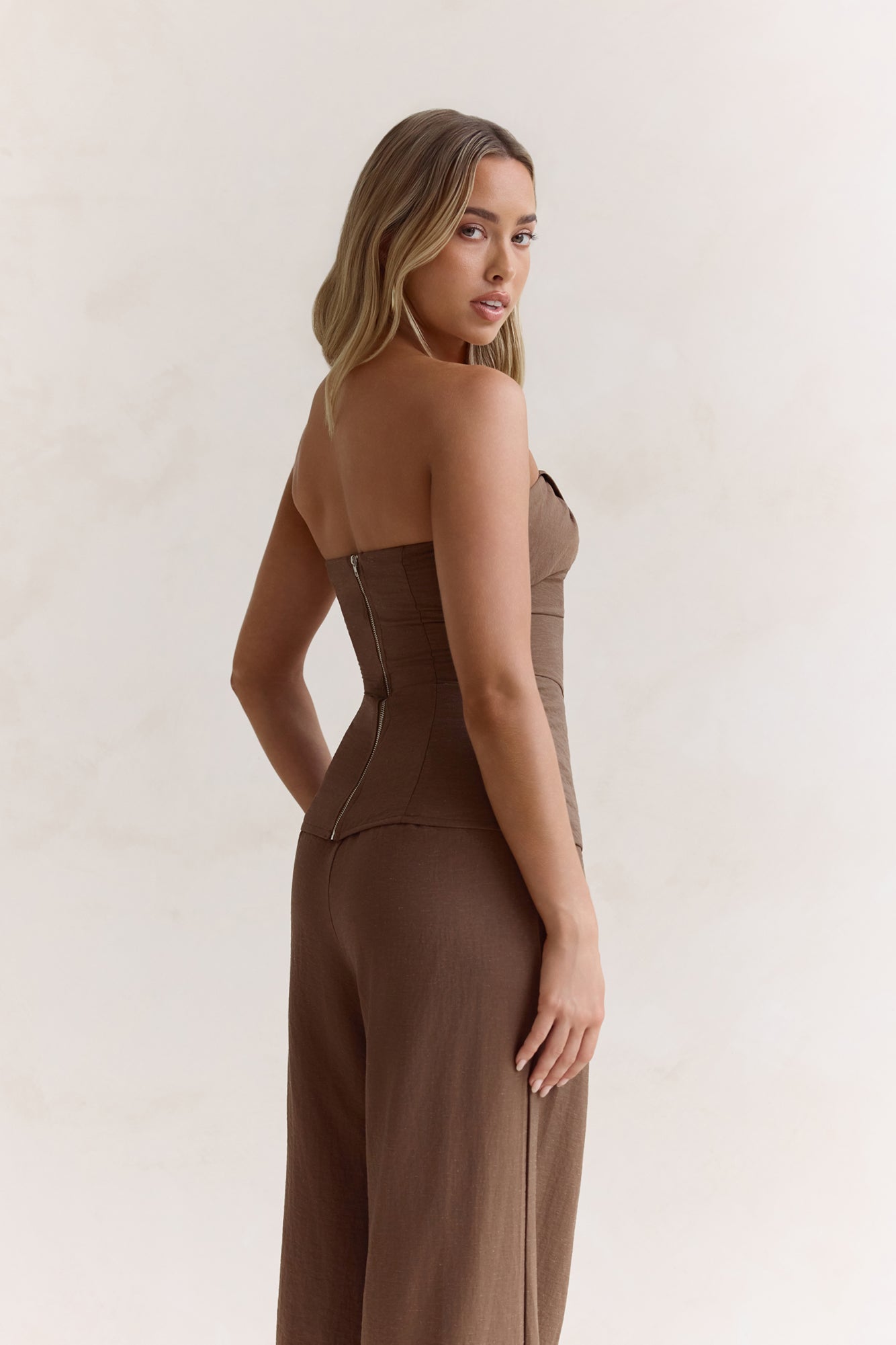 #129958
