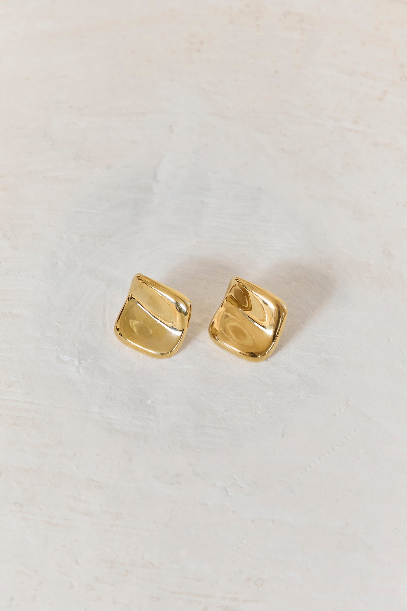 Stylish Vibes Earrings Gold